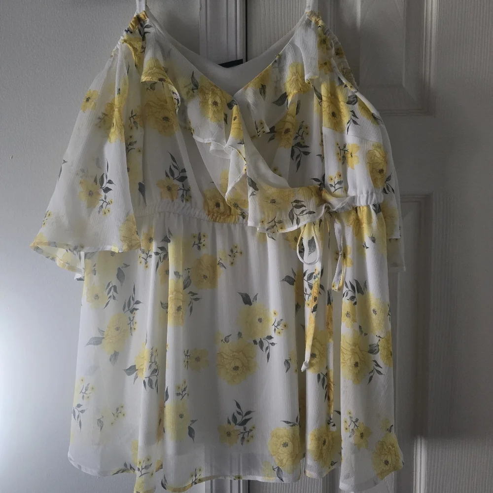 Summer top - Picture 2 of 2